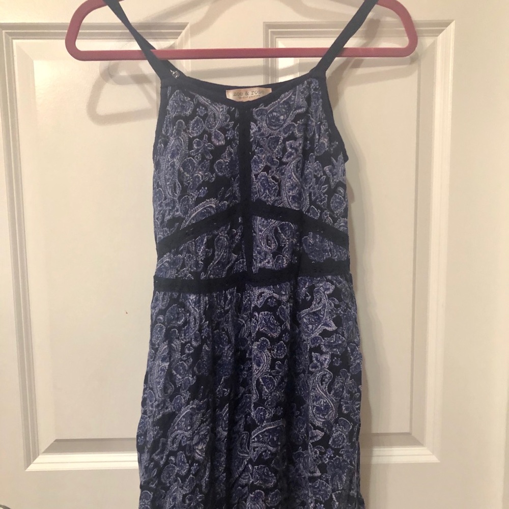 Girls Size M mini blue print dress